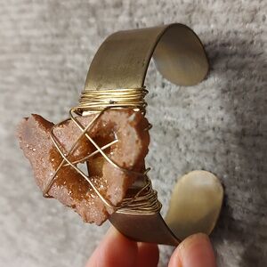 Gold Tone Wire Wrap Druzy Cuff